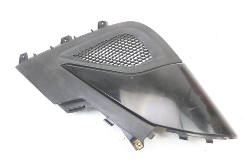 photo de RIGHT UNDERSEAT PANEL KYMCO SUPER 8 125 (2008 - 2015)