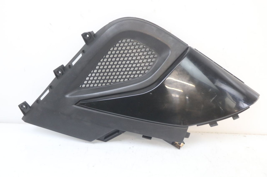 photo de RIGHT UNDERSEAT PANEL KYMCO SUPER 8 125 (2008 - 2015)