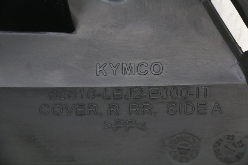 photo de RIGHT UNDERSEAT PANEL KYMCO SUPER 8 4T 50 (2021 - 2024)