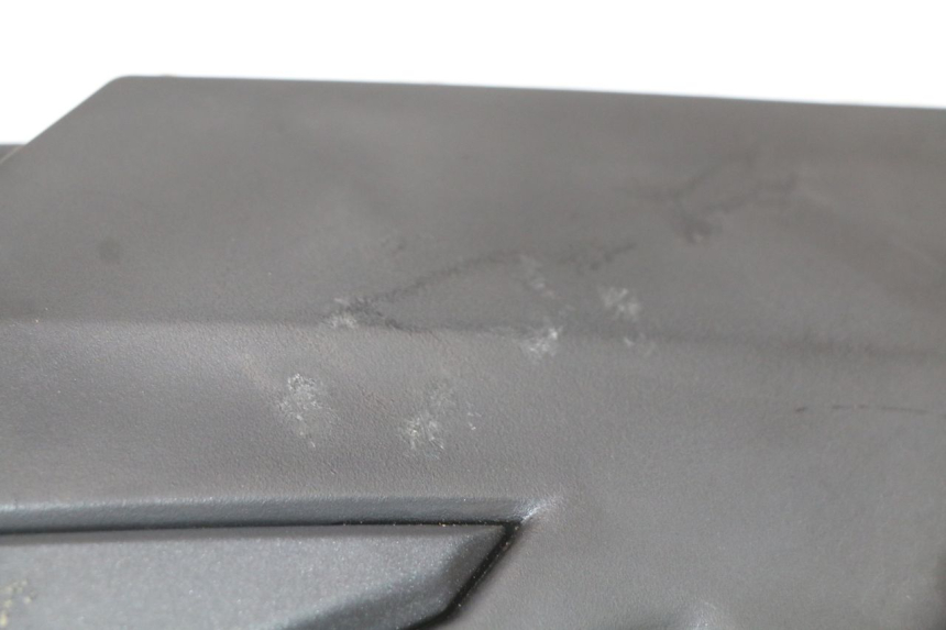 photo de RIGHT UNDERSEAT PANEL KYMCO SUPER 8 4T 50 (2021 - 2024)