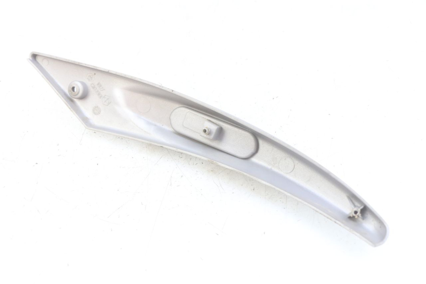 photo de RIGHT UNDERSEAT PANEL PIAGGIO LIBERTY 4T 50 (2004 - 2008)
