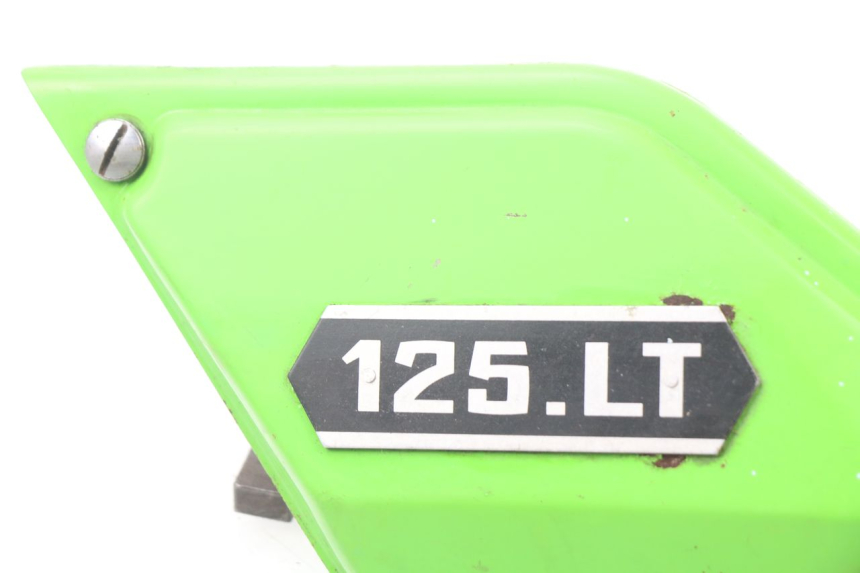 photo de RIGHT UNDERSEAT PANEL MOTOBECANE LT 125 (1970 - 1975)
