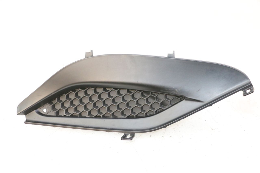 photo de RIGHT UNDERSEAT PANEL PIAGGIO MP3 HPE 310 (2024 - 2025)