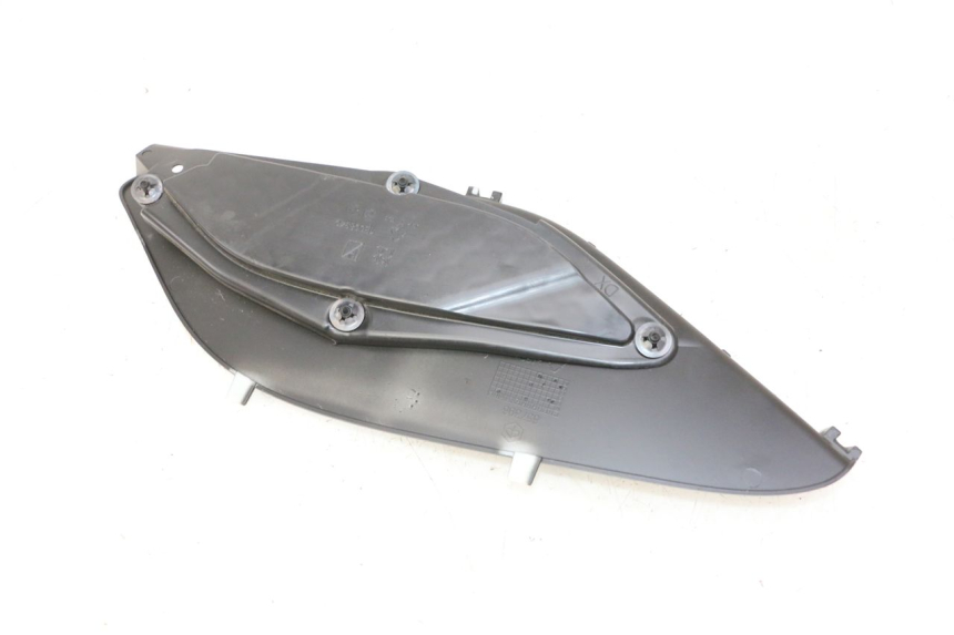 photo de RIGHT UNDERSEAT PANEL PIAGGIO MP3 HPE 310 (2024 - 2025)