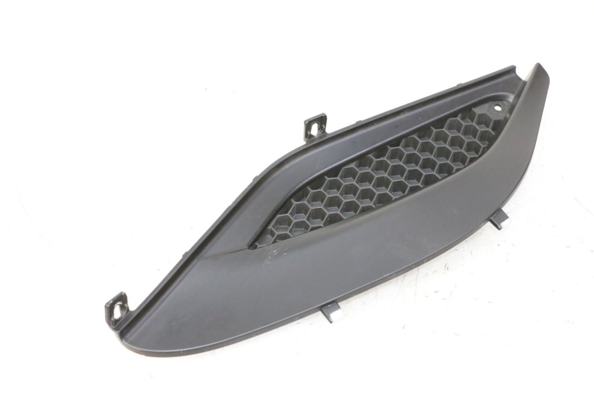 photo de RIGHT UNDERSEAT PANEL PIAGGIO MP3 HPE 310 (2024 - 2025)
