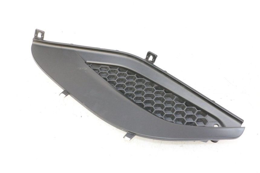 photo de RIGHT UNDERSEAT PANEL PIAGGIO MP3 HPE 310 (2024 - 2025)
