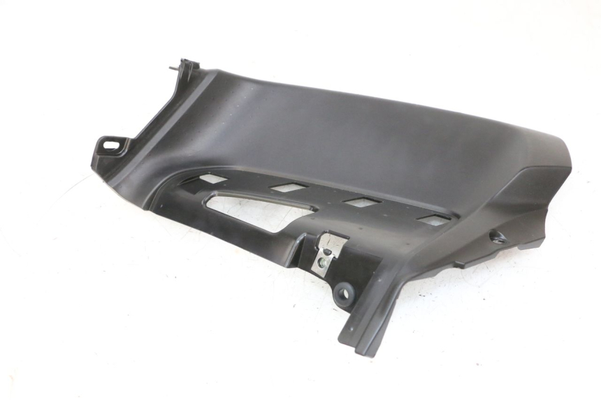 photo de RIGHT UNDERSEAT PANEL YAMAHA NEO'S CORE 1 (2022 - 2026) - Component zoom