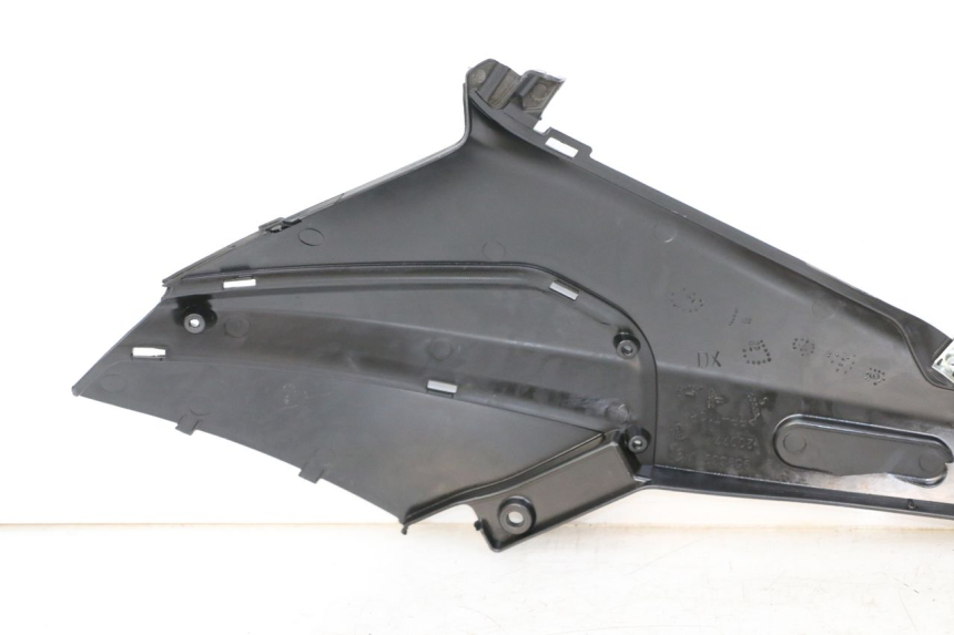 photo de RIGHT UNDERSEAT PANEL PIAGGIO NRG POWER PUREJET 50 (2018 - 2021)