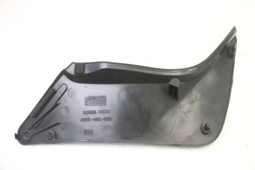 photo de RIGHT UNDERSEAT PANEL HONDA NTV DEAUVILLE 650 (2001 - 2006)