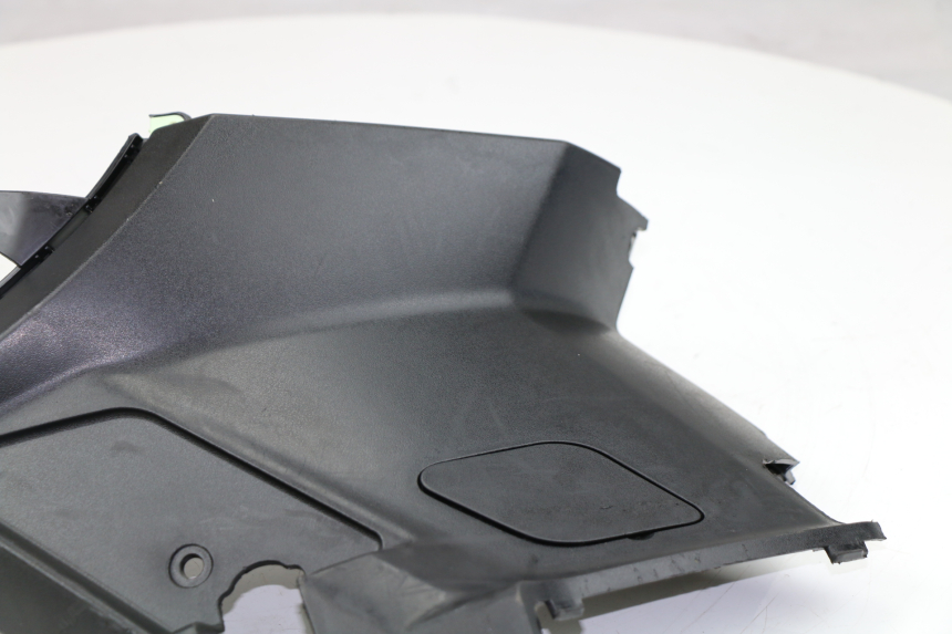 photo de RIGHT SIDE UNDER SEAT COVER PEUGEOT KISBEE 4T 50 (2010 - 2017)