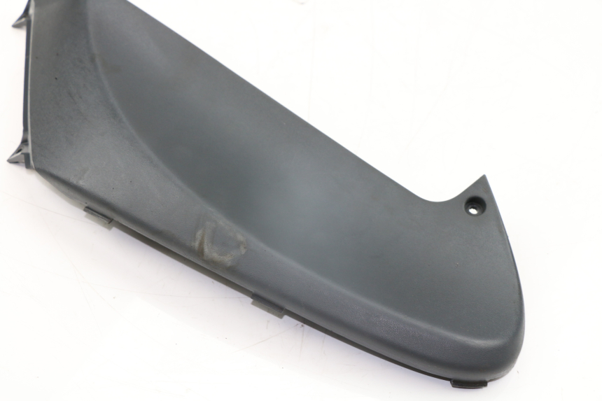 photo de RIGHT UNDERSEAT PANEL PIAGGIO FLY 125 (2005 - 2012)