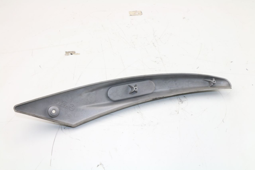 photo de RIGHT UNDERSEAT PANEL PIAGGIO LIBERTY 4T 50 (2009 - 2015)