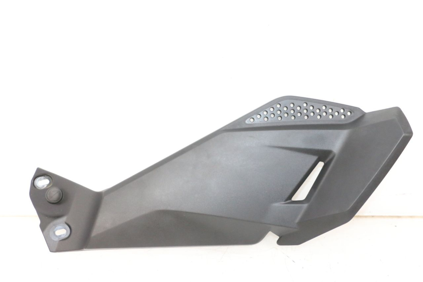 photo de RIGHT UNDERSEAT PANEL BMW R GS 1250 (2021 - 2024) - Main view