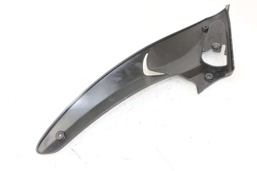 photo de RIGHT UNDERSEAT PANEL GILERA RUNNER SL 50 (2006 - 2009)