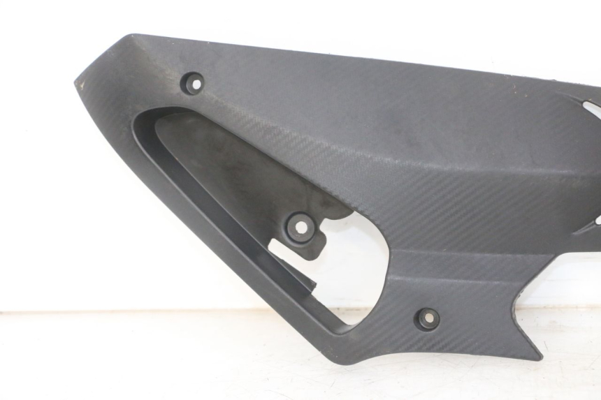 photo de RIGHT UNDERSEAT PANEL GILERA RUNNER SL 50 (2006 - 2009)