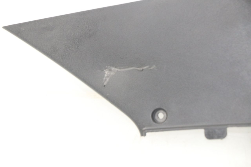 photo de RIGHT SIDE SEAT COVER DAELIM S2 FI 125 (2008 - 2017)