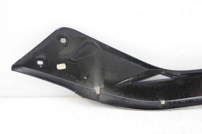 photo de RIGHT SIDE UNDER SEAT COVER MBK SKYCRUISER 125 (2010 - 2013)