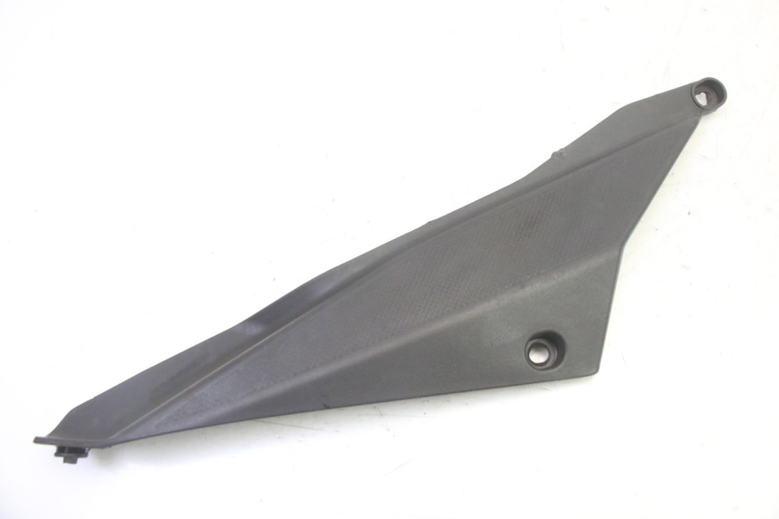 photo de RIGHT UNDERSEAT PANEL GILERA SMT SUPERMOTARD 50 (2009 - 2017)