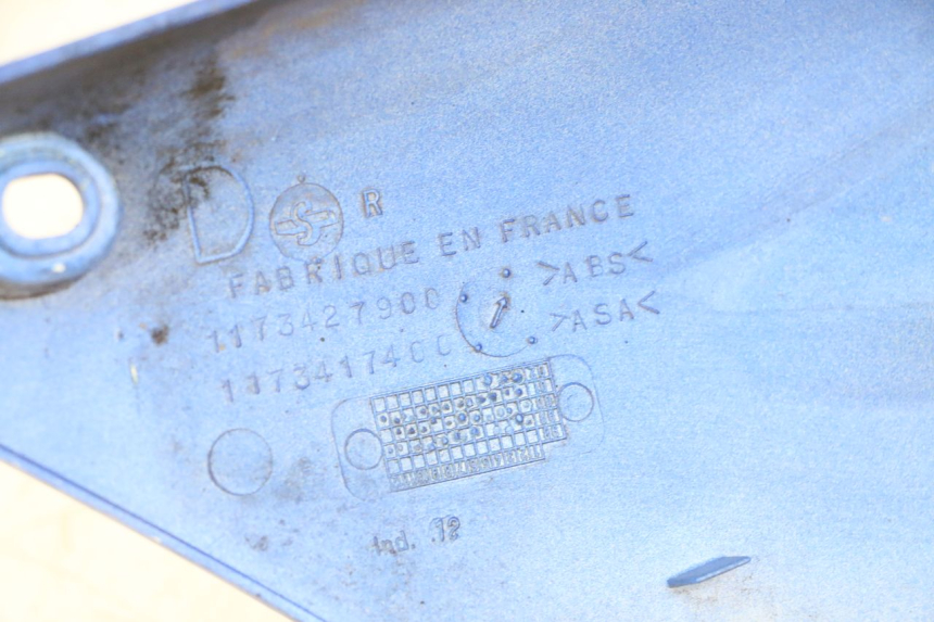 photo de RIGHT UNDERSEAT PANEL PEUGEOT SPEEDFIGHT 2 LC 50 (2000 - 2009)