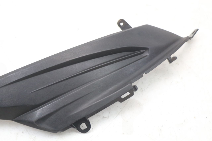 photo de RIGHT UNDERSEAT PANEL SUZUKI ADDRESS 110 (2015 - 2020)