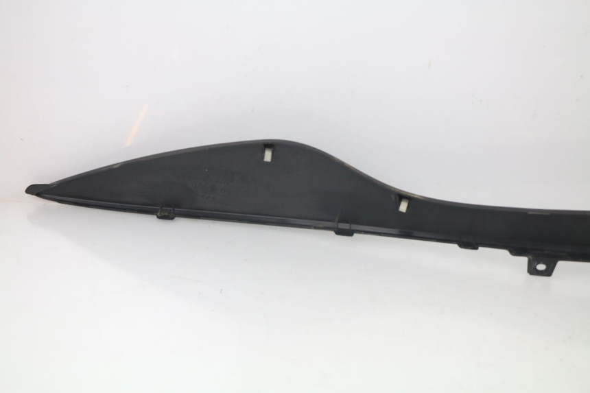 photo de RIGHT UNDERSEAT PANEL SUZUKI AN BURGMAN 400 (2006 - 2010)