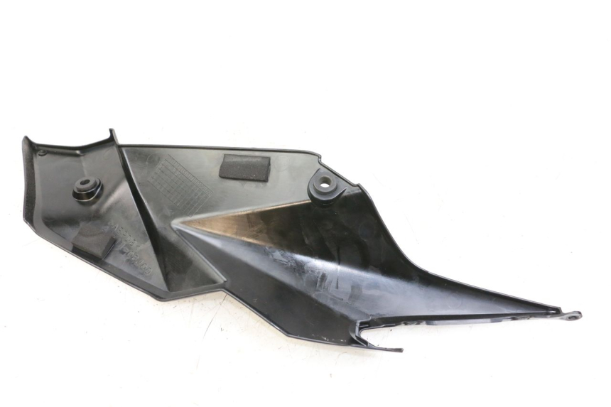 photo de RIGHT UNDERSEAT PANEL SUZUKI GSR 750 (2011 - 2017)