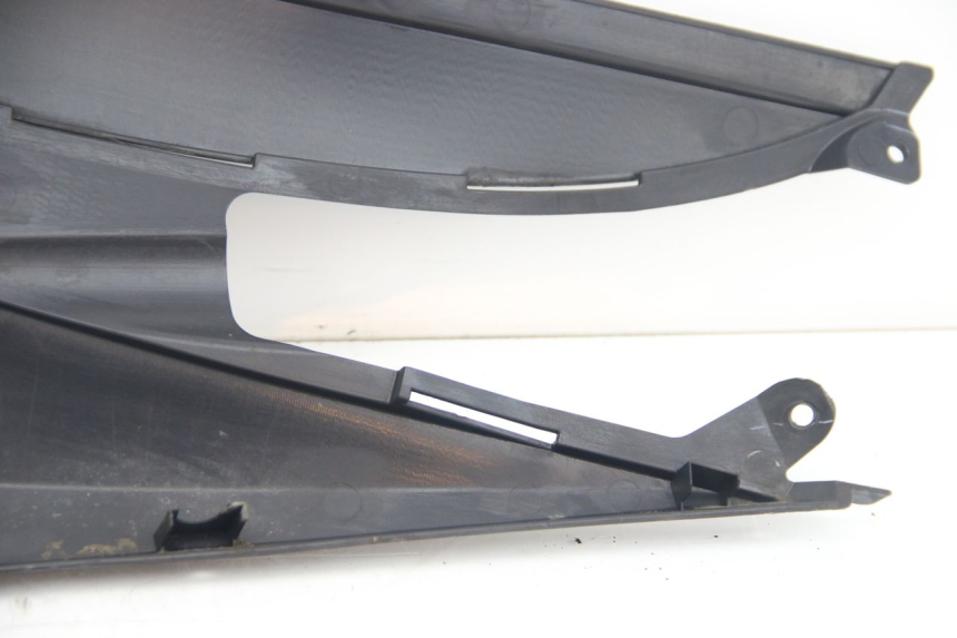 photo de RIGHT SIDE SEAT COVER SUZUKI SIXTEEN 125 (2008 - 2010)