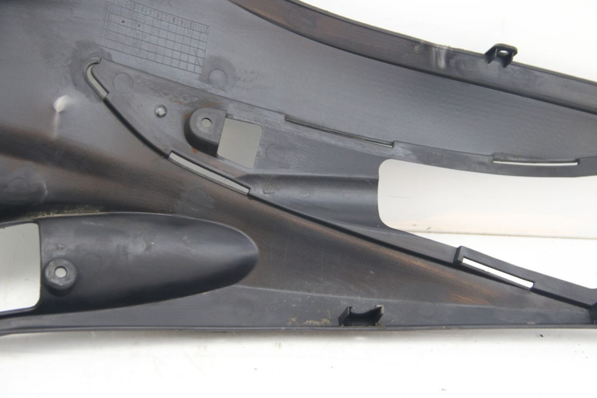 photo de RIGHT SIDE SEAT COVER SUZUKI SIXTEEN 125 (2008 - 2010)