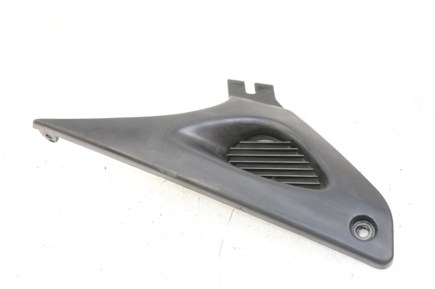 photo de RIGHT UNDERSEAT PANEL SUZUKI SV S 650 (1999 - 2002)