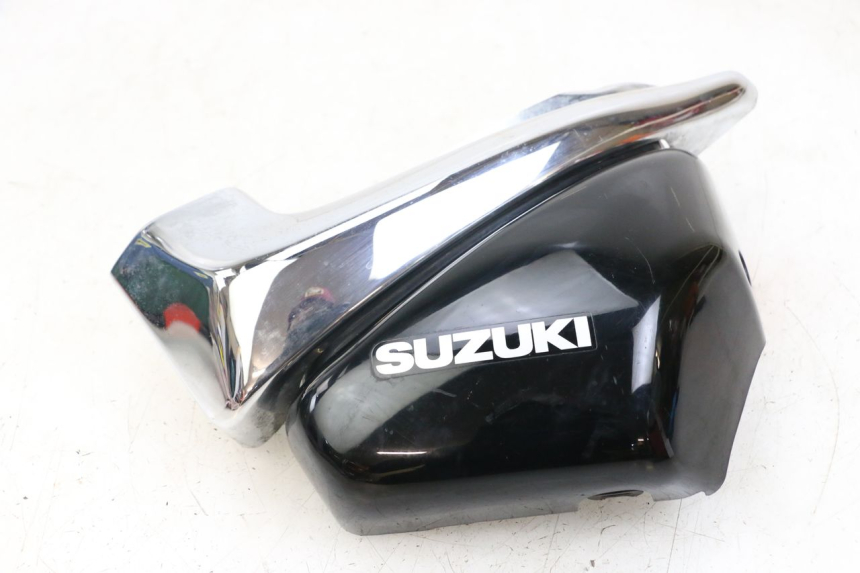 photo de RIGHT UNDERSEAT PANEL SUZUKI VL INTRUDER 125 (2004 - 2007)