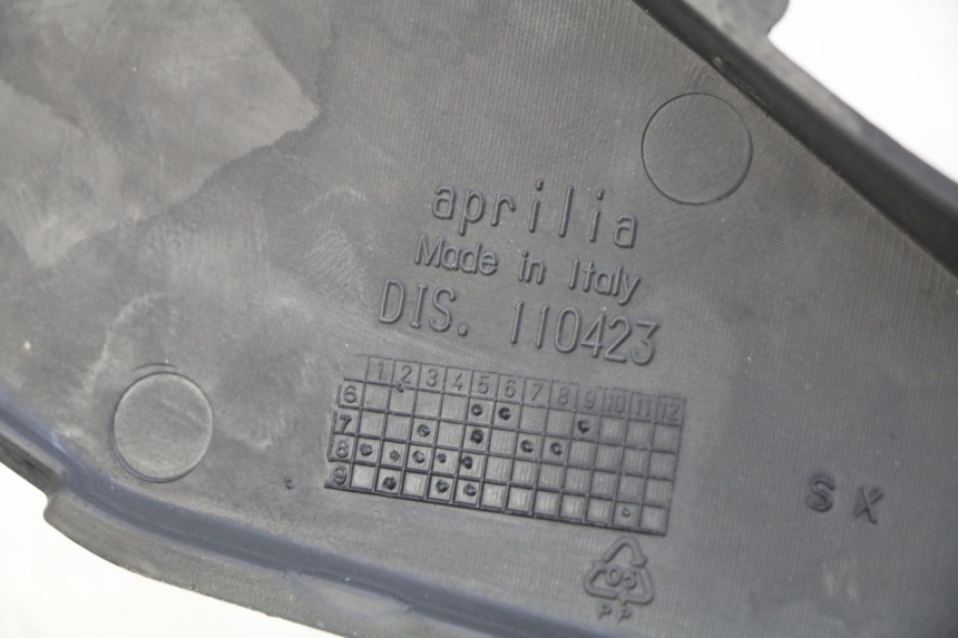 photo de RIGHT SIDE SEAT COVER APRILIA SX 50 (2011 - 2017)
