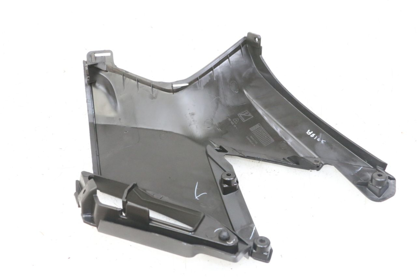 photo de RIGHT SIDE UNDER SEAT COVER APRILIA SXR 50 (2021 - 2023)