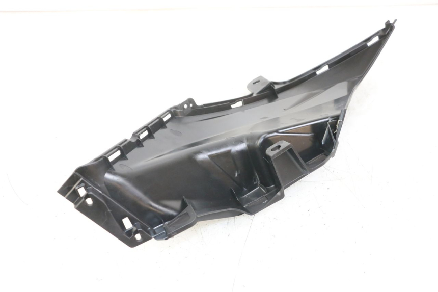 photo de RIGHT SIDE UNDER SEAT COVER SYM ORBIT III 3 4T 50 (2018 - 2021)