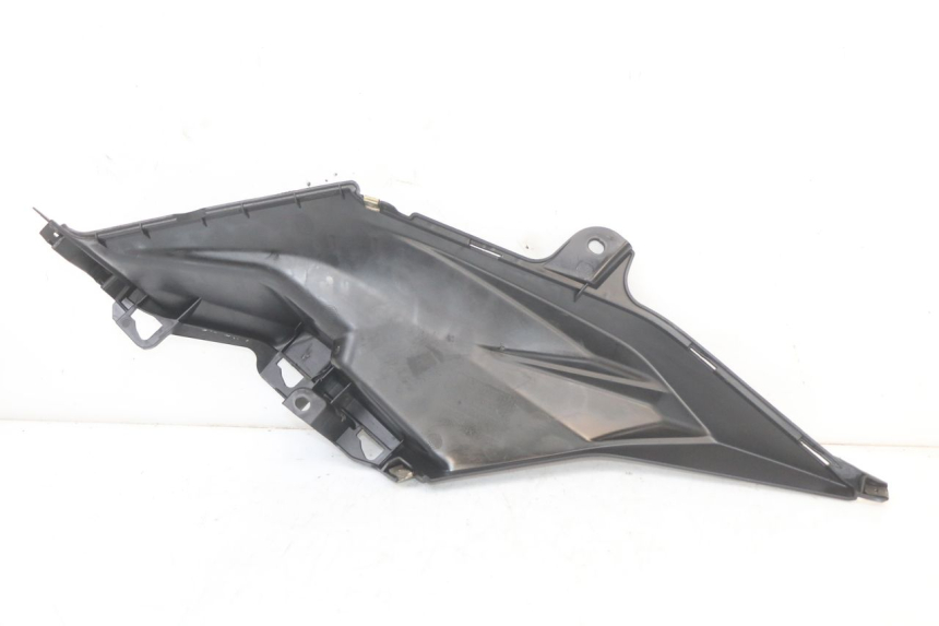 photo de RIGHT SIDE UNDER SEAT COVER SYM ORBIT III 3 4T 50 (2018 - 2021)