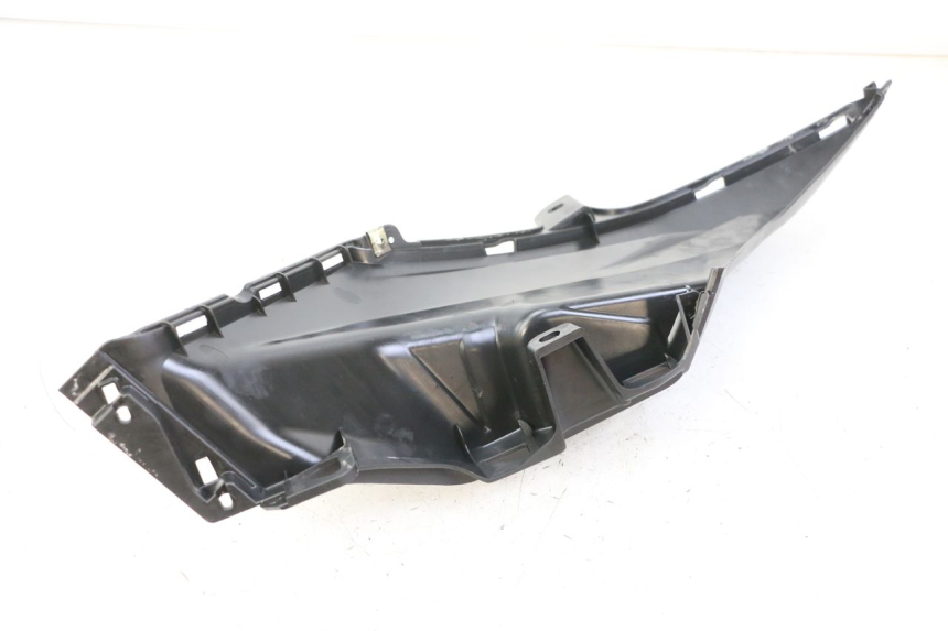 photo de RIGHT SIDE UNDER SEAT COVER SYM ORBIT III 3 4T 50 (2018 - 2021)