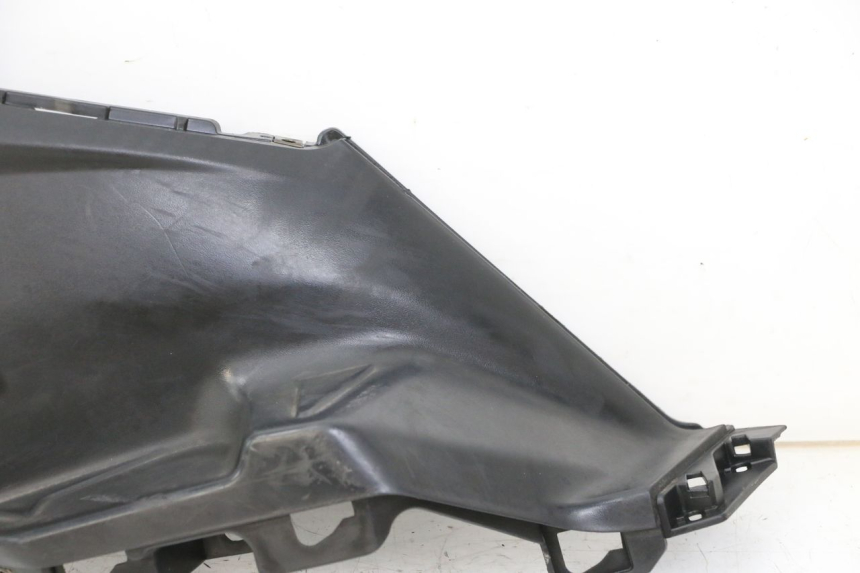 photo de RIGHT SIDE UNDER SEAT COVER SYM ORBIT III 3 4T 50 (2018 - 2021)
