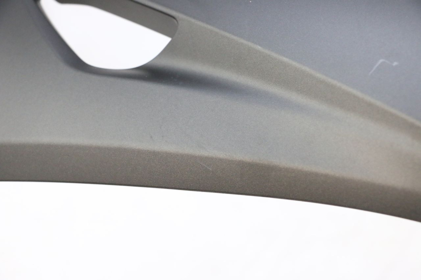 photo de RIGHT UNDERSEAT PANEL YAMAHA XMAX X-MAX 125 (2021 - 2025)