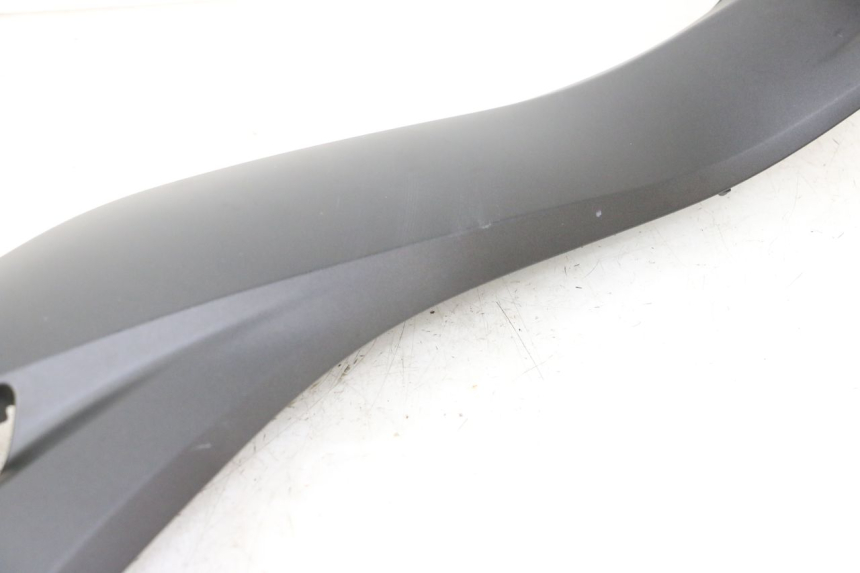 photo de RIGHT UNDERSEAT PANEL YAMAHA XMAX X-MAX 125 (2021 - 2025)