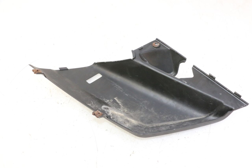photo de RIGHT SIDE UNDER SEAT COVER YAMAHA X-MAX XMAX 250 (2006 - 2009)