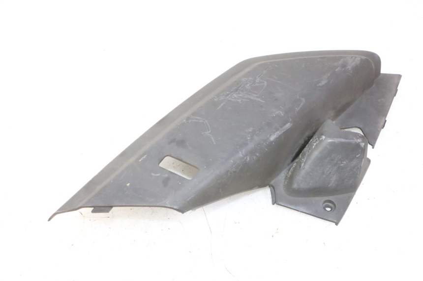 photo de RIGHT SIDE UNDER SEAT COVER YAMAHA X-MAX XMAX 250 (2006 - 2009)