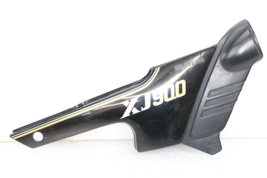photo de RIGHT UNDERSEAT PANEL YAMAHA XJ F 900 (1983 - 1994)