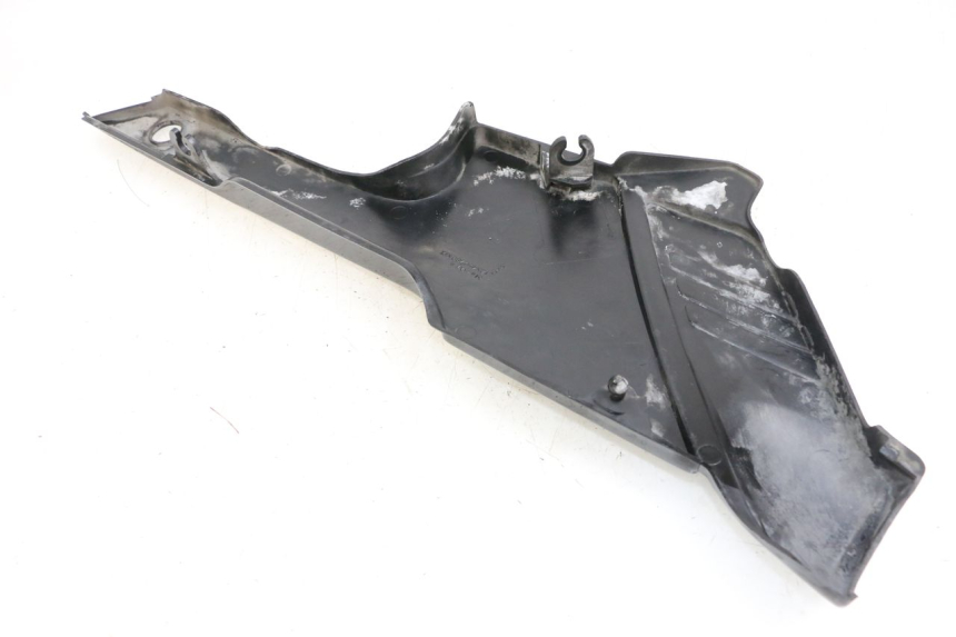 photo de RIGHT UNDERSEAT PANEL YAMAHA XJ F 900 (1983 - 1994)