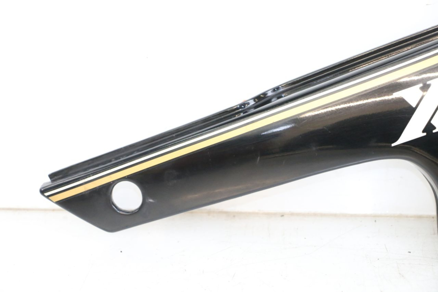 photo de RIGHT UNDERSEAT PANEL YAMAHA XJ F 900 (1983 - 1994)
