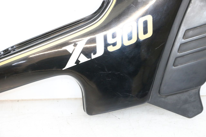 photo de RIGHT UNDERSEAT PANEL YAMAHA XJ F 900 (1983 - 1994)