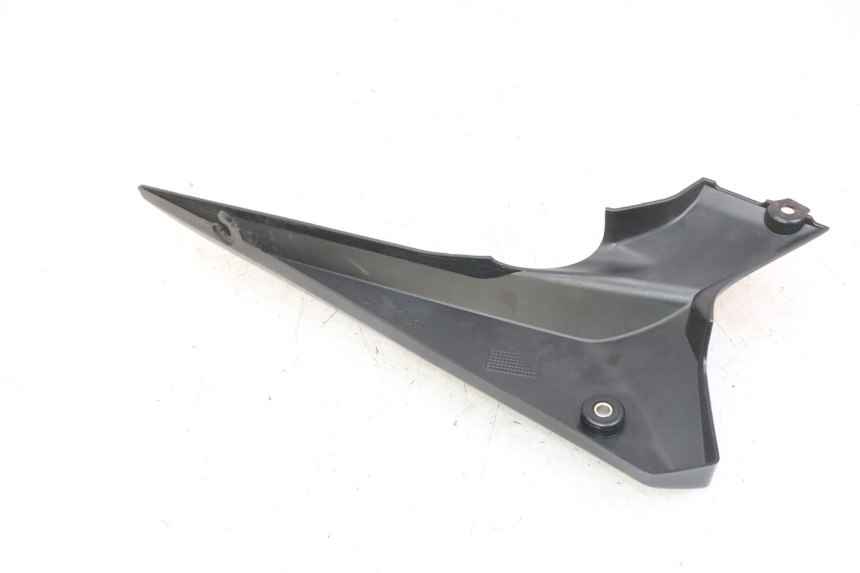 photo de RIGHT UNDERSEAT PANEL YAMAHA XJ6 ABS 600 (2008 - 2016)