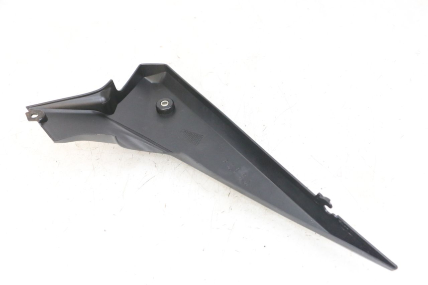 photo de RIGHT UNDERSEAT PANEL YAMAHA XJ6 ABS 600 (2008 - 2016)