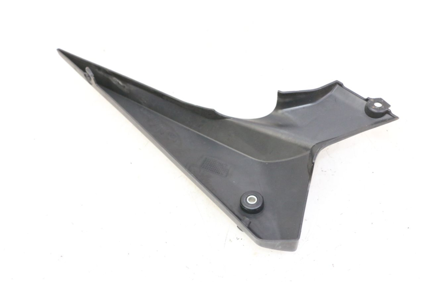 photo de RIGHT UNDERSEAT PANEL YAMAHA XJ6 ABS 600 (2008 - 2016)