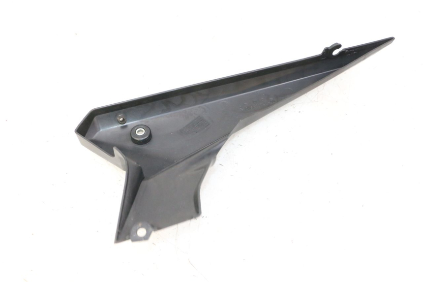 photo de RIGHT UNDERSEAT PANEL YAMAHA XJ6 ABS 600 (2008 - 2016)