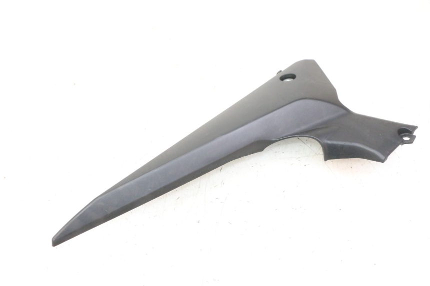 photo de RIGHT UNDERSEAT PANEL YAMAHA XJ6 ABS 600 (2008 - 2016)