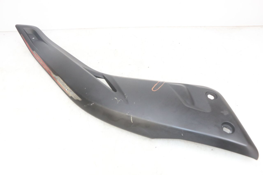 photo de RIGHT SIDE SEAT COVER YAMAHA X-MAX XMAX 125 (2010 - 2014)